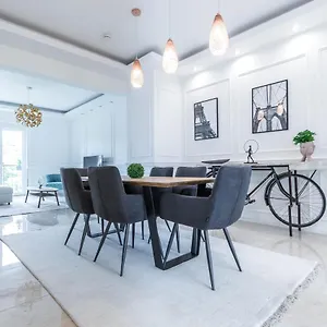 Corvinus Smart With Beautiful View , Budapest Hungary