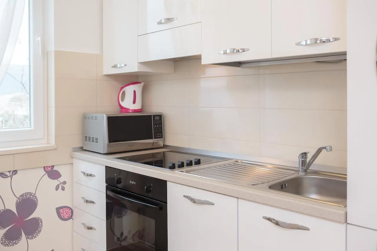 Arijana Apartman Free Private Garage Split